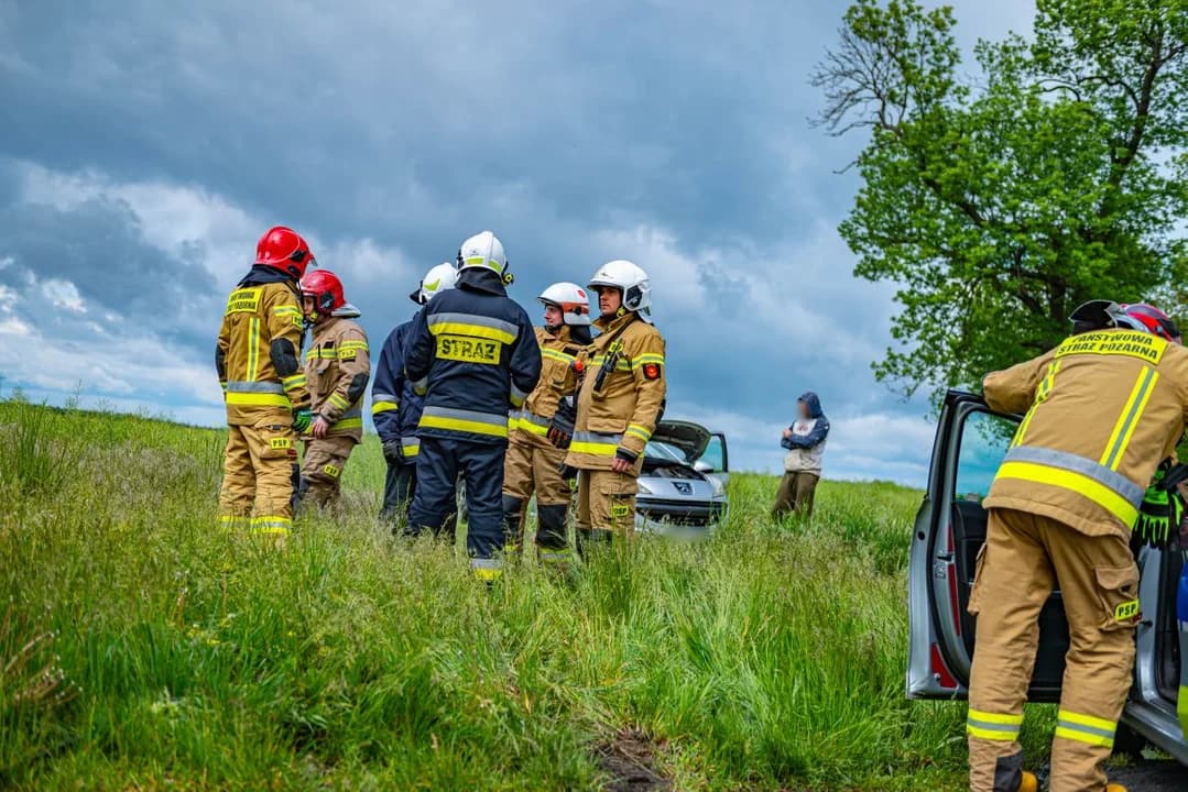 Kolizja na skrzyżowaniu w Chrzanie [ZDJĘCIA] — zdjęcie 6 z 15