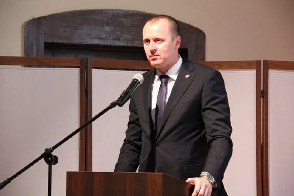 Nagrody dla uczniów jarocińskich szkół powiatowych — zdjęcie 4 z 75
