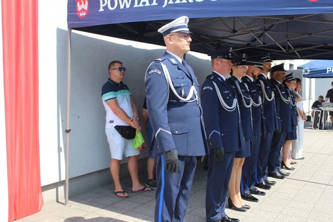Święto Policji w Jarocinie. Policjanci odebrali awanse, padła ważna zapowiedź na 2027 rok