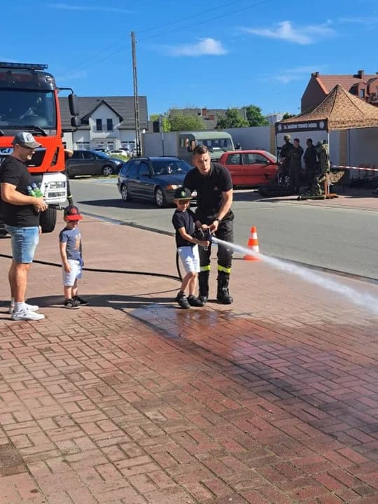 Festyn w Jarocinie ,,Mama, tata i  ja” — zdjęcie 4 z 90
