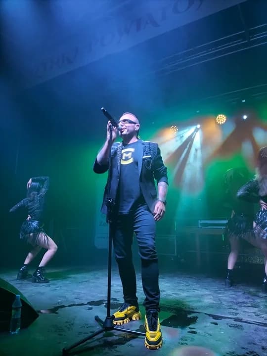 Czadoman i Long & Junior dali czadu w Żerkowie. Koncerty w deszczu [ZDJĘCIA] — zdjęcie 4 z 30