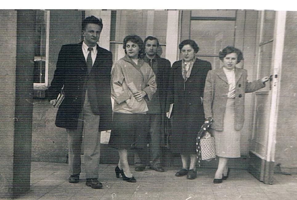 Dr Spychał w latach 1956-1963 studiował na Wydziale Lekarskim Akademii Medycznej w Poznaniu.