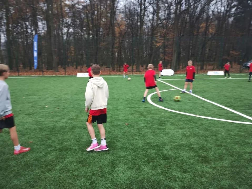 Sukces uczniów jarocińskiej „piątki” w Finale Ogólnopolskiego Turnieju „Z Orlika na Stadion” [ZDJĘCIA, SONDA]