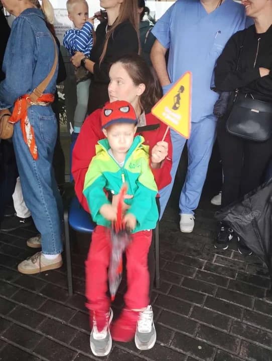 Protest wobec likwidacji położnictwa i oddziału noworodkowego w jarocińskim szpitalu — zdjęcie 4 z 18