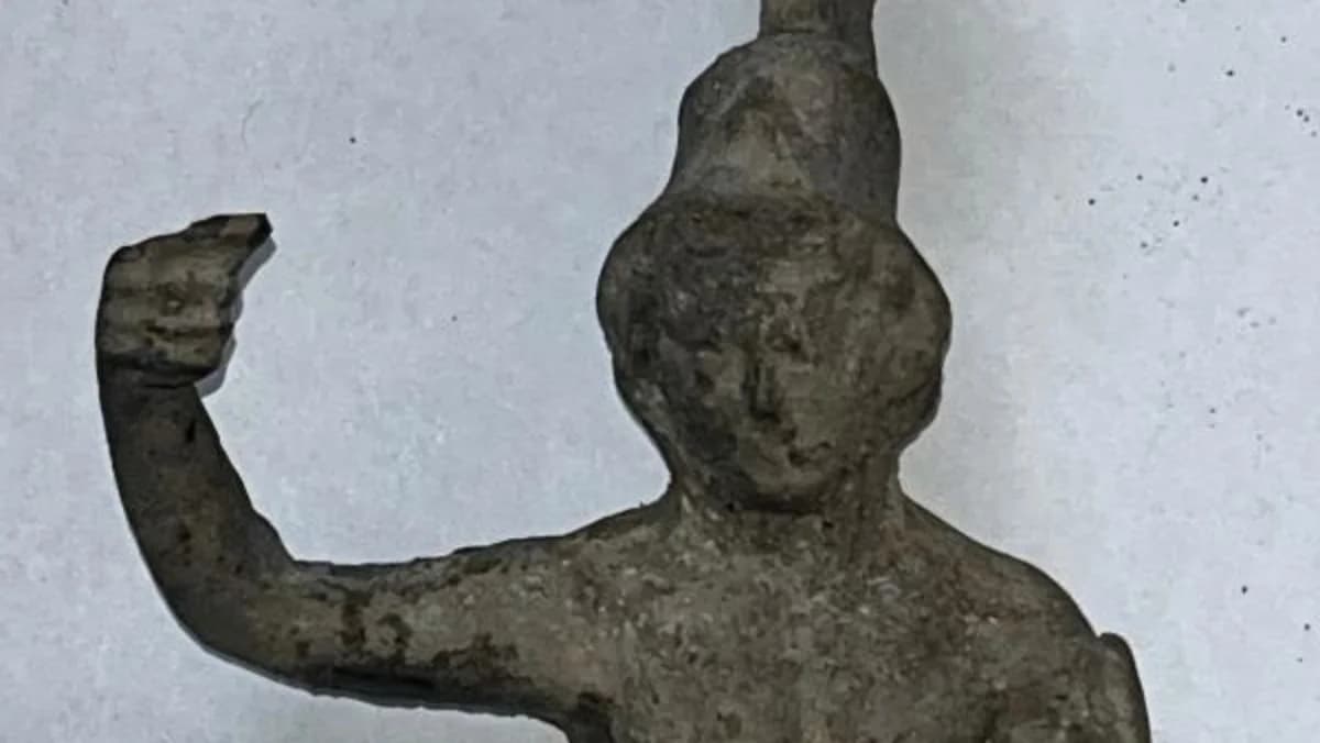 Niezwykłe odkrycie. Figurkę rzymskiego boga znaleziono w gminie Jarocin [ZDJĘCIA]