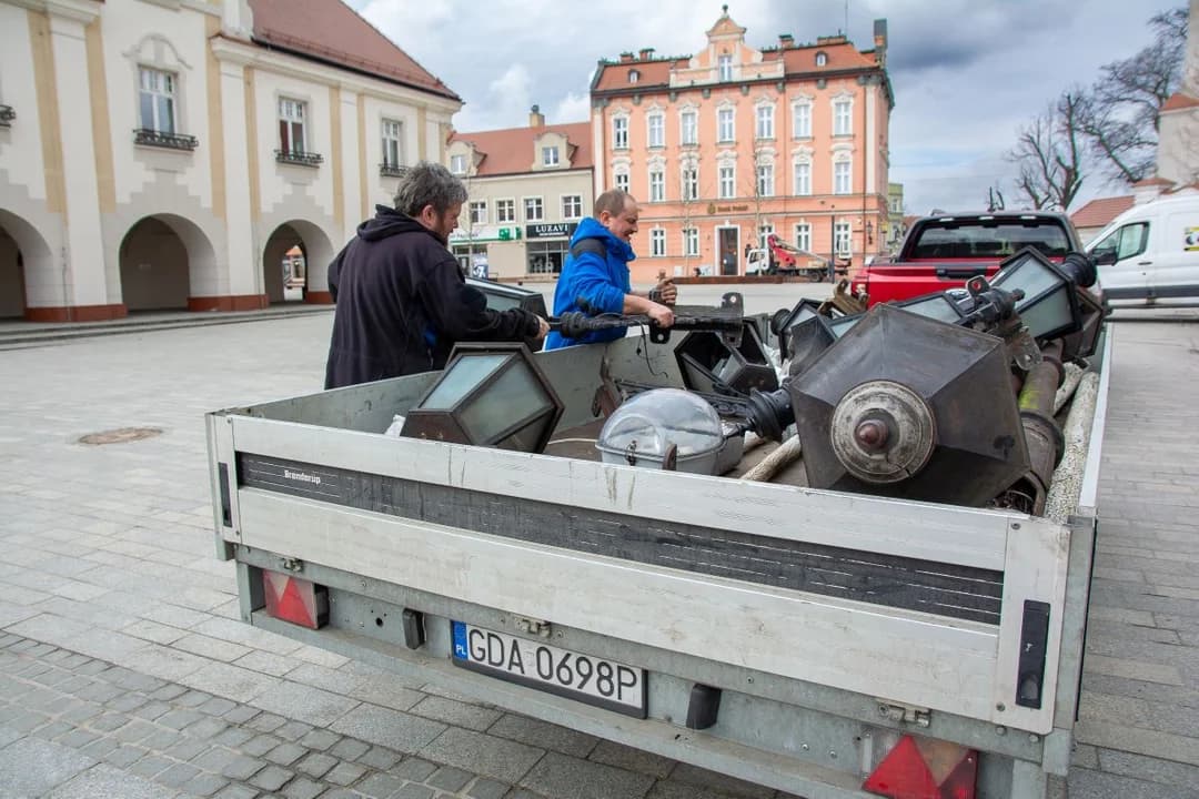 Stylowe latarnie zniknęły z centrum miasta. Burmistrz nie kryje oburzenia — zdjęcie 6 z 14