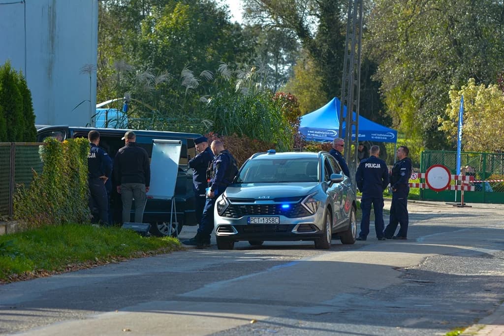 Katastrofa samolotu, uzbrojeni przestępcy i działania antyterrorystów - duże ćwiczenia policji i służb ratowniczych [ZDJĘCIA I FILM]