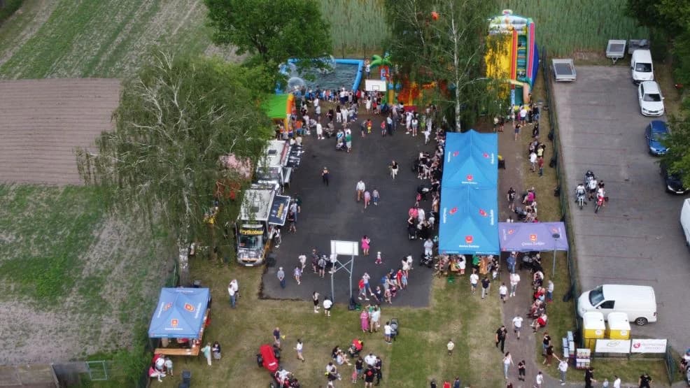 Świetna zabawa w Dobieszczyźnie. Festyn cieszył się dużym zainteresowaniem — zdjęcie 5 z 106