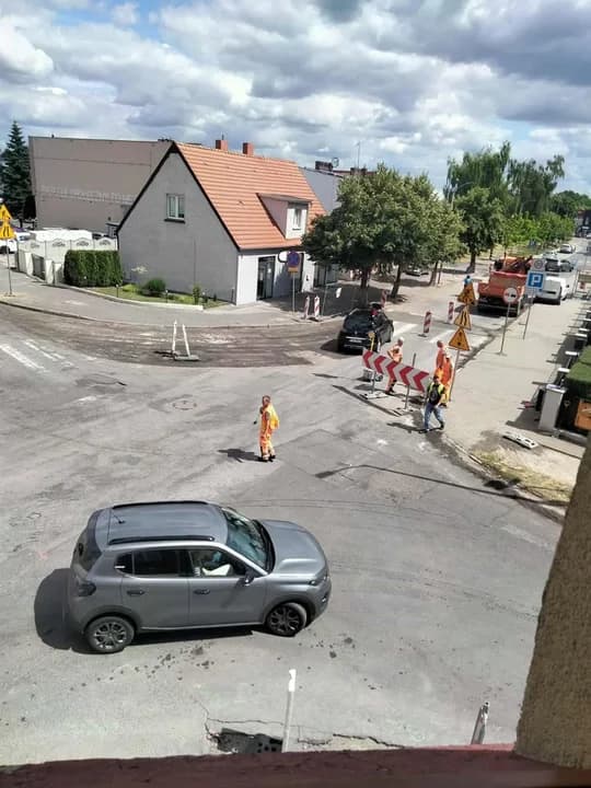 UWAGA utrudnienia w centrum Jarocina. Zamknięta ulica i wyłączone przystanki. Zmiany w komunikacji — zdjęcie 5 z 14