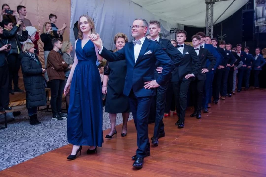 Studniówka uczniów Liceum Ogólnokształcącego w Jarocinie [ZOBACZ ZDJĘCIA]