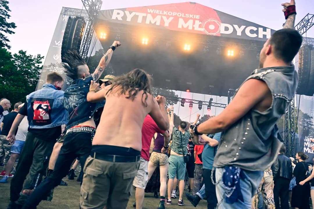 Trwa finał Wielkopolskich Rytmów Młodych w jarocińskim amfiteatrze [ZDJĘCIA]