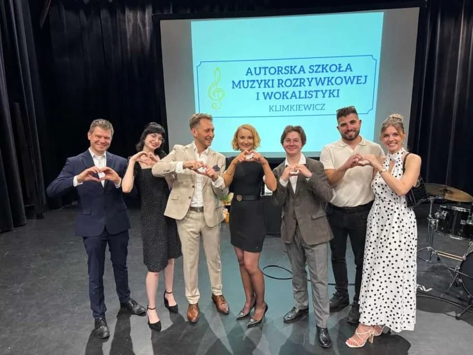 Zakończeniu roku szkolnego w Autorskiej Szkole Muzyki Rozrywkowej i Wokalistyki Klimkiewicz — zdjęcie 2 z 35