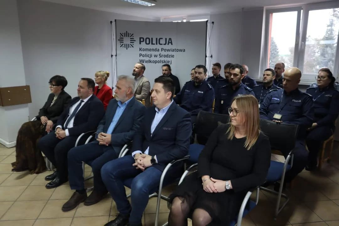 Nowy radiowóz dla policjantów z Nowego Miasta. Gmina dołożyła się do zakupu — zdjęcie 5 z 6