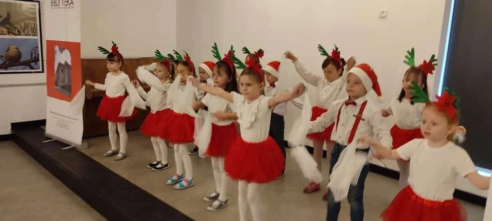 W Kamienicy Kultury w Jarocinie przedszkolaki wystąpiły dla seniorów [ZDJĘCIA]