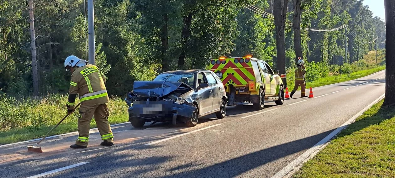 Zderzenie seata ibizy z porsche na drodze wojewódzkiej 443 w Bachorzewie