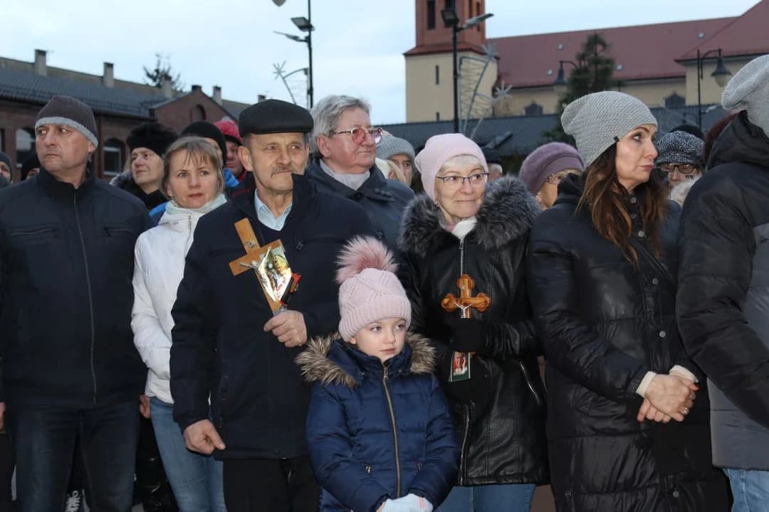 Misterium u franciszkanów i na ulicach Jarocina. Tym razem bez lawety — zdjęcie 2 z 21