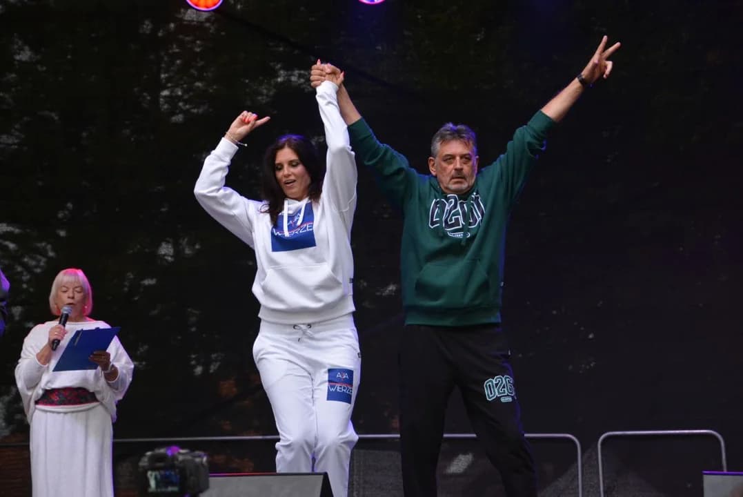 Na odpuście w Golinie odbył się pokaz mody z aktorami — zdjęcie 5 z 25