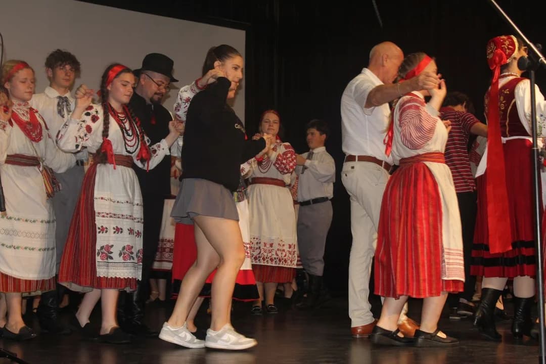 Zespoły z Macedonii, Ukrainy, Łotwy, Rumunii i Polski wystąpiły w Jarocinie [ZDJĘCIA] — zdjęcie 4 z 223