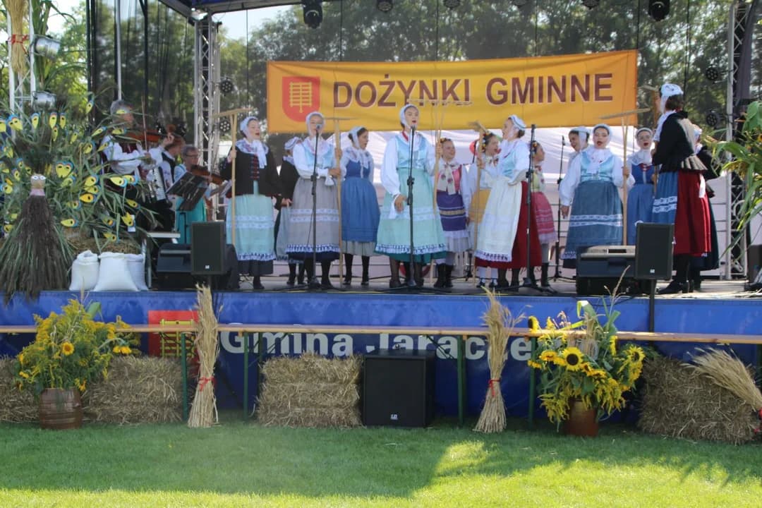 Gminne dożynki w Jaraczewie. Każde sołectwo przygotowało wyjątkowy wieniec [ZDJĘCIA, WIDEO] — zdjęcie 6 z 159
