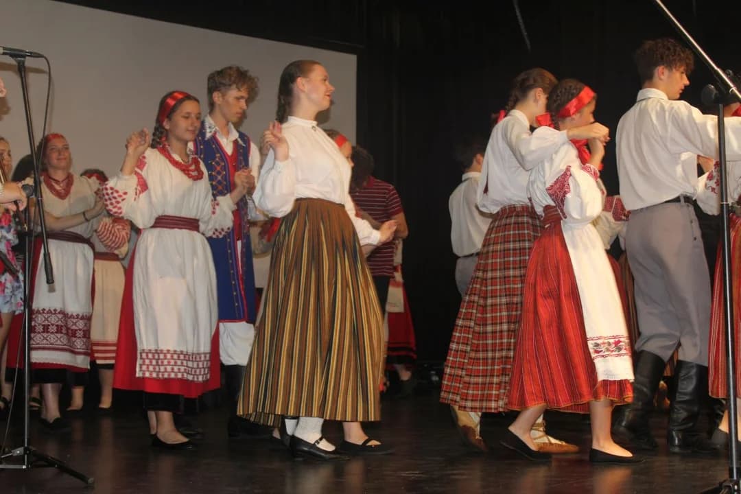 Zespoły z Macedonii, Ukrainy, Łotwy, Rumunii i Polski wystąpiły w Jarocinie [ZDJĘCIA] — zdjęcie 6 z 223