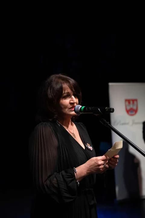 Uroczysta gala z okazji 25-lecia powiatu jarocińskiego. Uhonorowano zasłużonych i nagrodzono sportowców [ZDJĘCIA] — zdjęcie 5 z 27