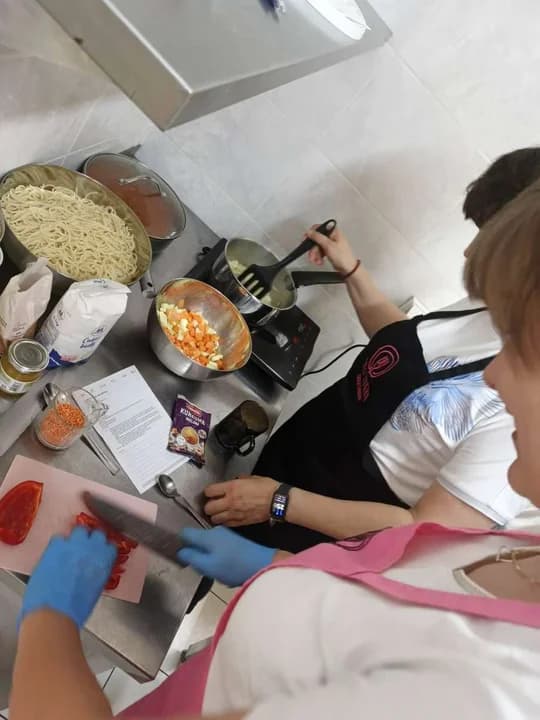 Projekt „Roślinne czarodziejki ze szkolnej kuchni” w gminie Jarocin — zdjęcie 4 z 7