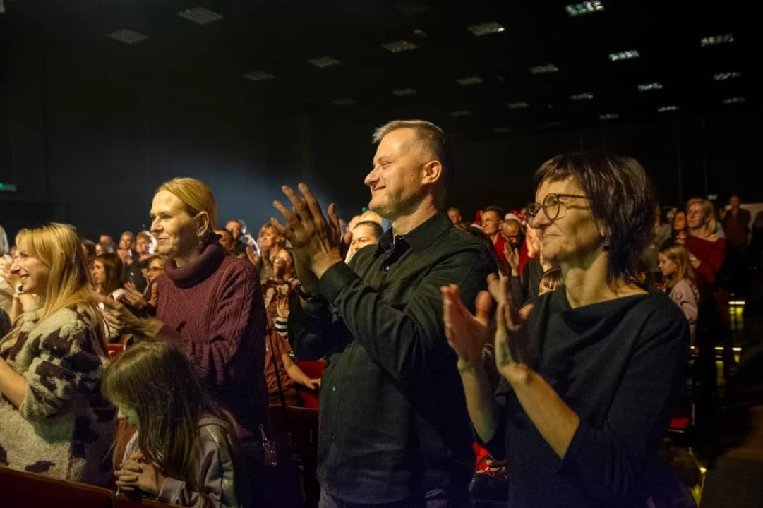 Koncert Filipa Mettlera w JOK Jarocin — zdjęcie 4 z 39