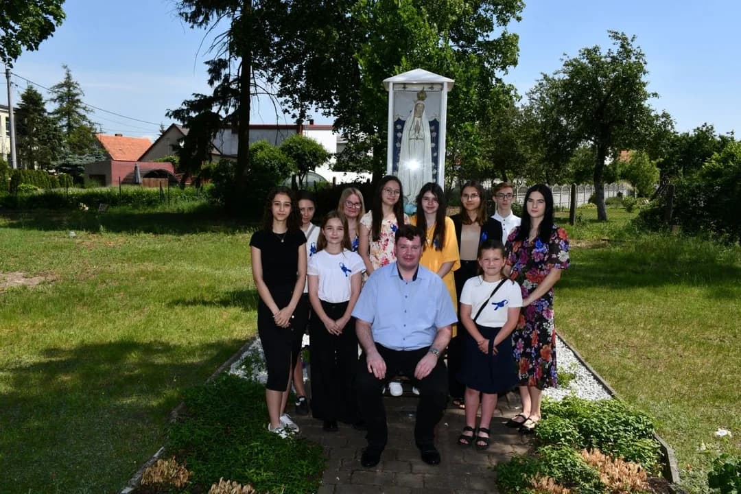10-lecie scholi "Cieleckie Słowiki" z parafii św. Małgorzaty w Cielczy  pod dyrekcją Patryka Urbaniaka — zdjęcie 6 z 51