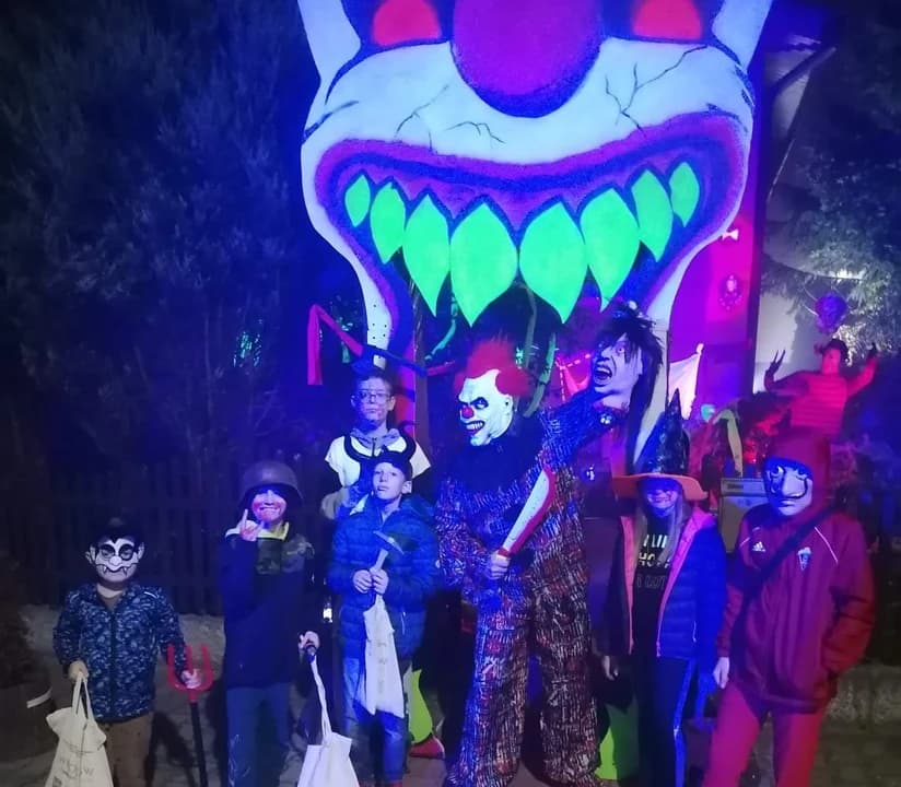 Przebierańcy na Halloween w Jarocinie