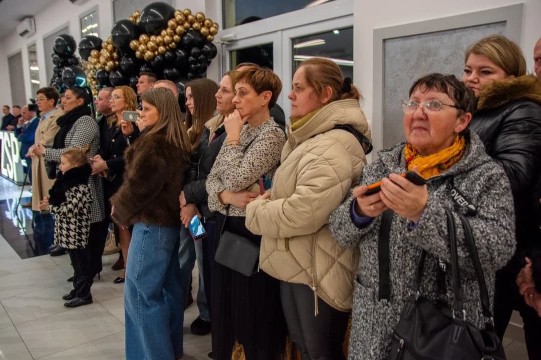 Studniówka 2025. Uczniowie Zespołu Szkół Przyrodniczo-Biznesowych w Tarcach na 100 dni przed maturą balowali w Mchach [ZDJĘCIA] — zdjęcie 6 z 105