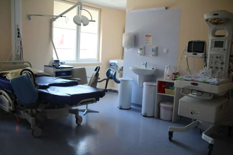 Dlaczego tak niewiele kobiet decyduje się na poród w jarocińskim szpitalu? Słuchamy opinii, szukamy przyczyn i rozwiązań problemu [ZDJĘCIA, SONDA]