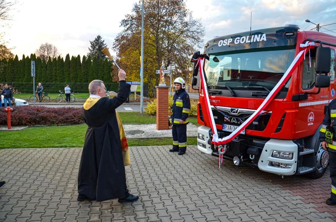 Uroczyste przekazanie wozu bojowego dla OSP Golina [ZDJĘCIA]