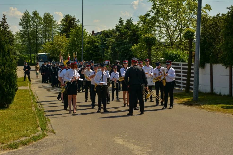 100-lecie OSP Łuszczanów i obchody Gminnego Dnia Strażaka — zdjęcie 3 z 83