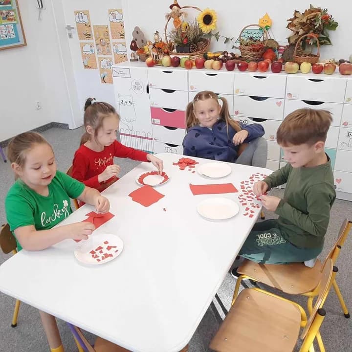 Światowe okazje w przedszkolu w Mieszkowie — zdjęcie 3 z 143