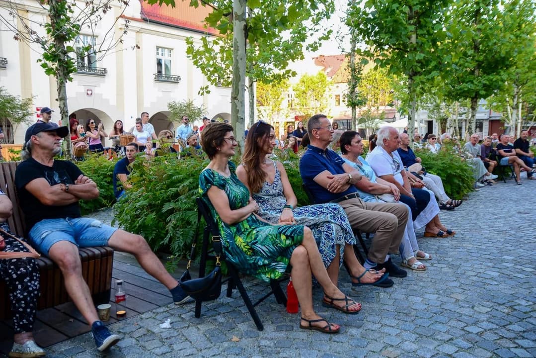 Letnie Brzmienia Jarocina. Marta Mąka i zespół Senders stworzyli wyjątkowe widowisko [ZDJĘCIA]