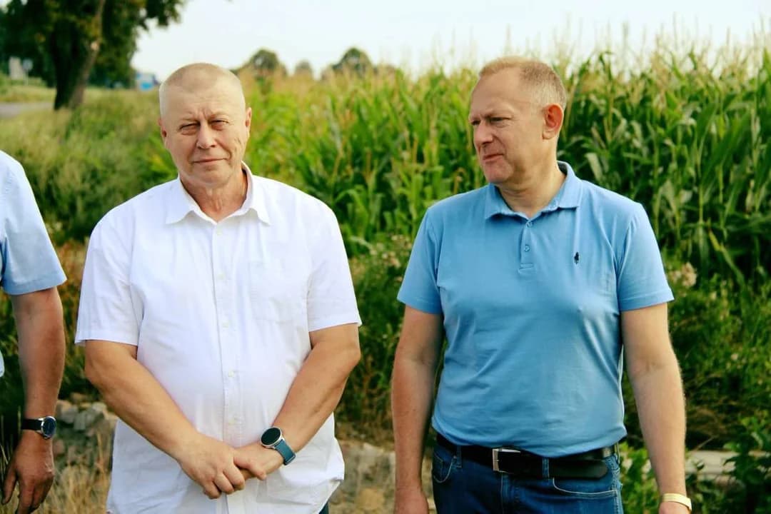 Władze powiatowe wizytują inwestycje drogowe — zdjęcie 6 z 16