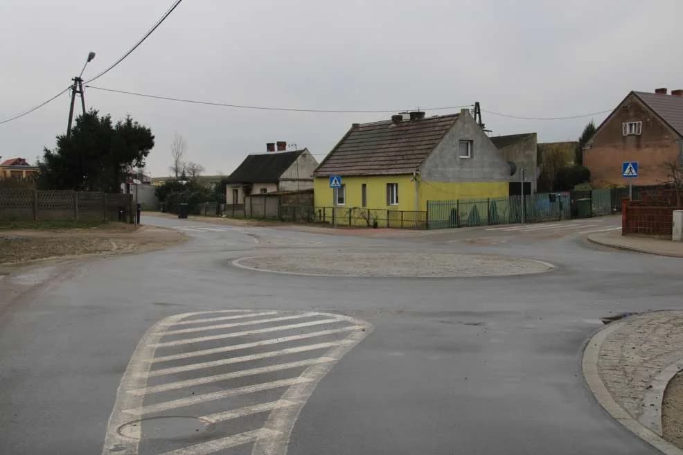 Zakończyła się przebudowa drogi powiatowej Żerków - Bieździadów [ZDJĘCIA]
