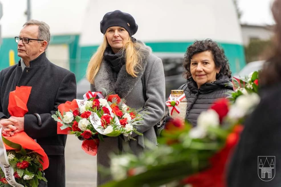 Dwa lata rządów - jaką ocenę dają burmistrzowi mieszkańcy, jaką radni? Jest piątka, ale i jedynka...