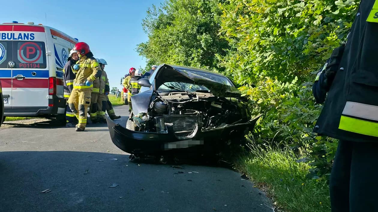 Wypadek na drodze Tarce-Wysogotówek. Są utrudnienia w ruchu [ZDJĘCIA] — zdjęcie 4 z 16