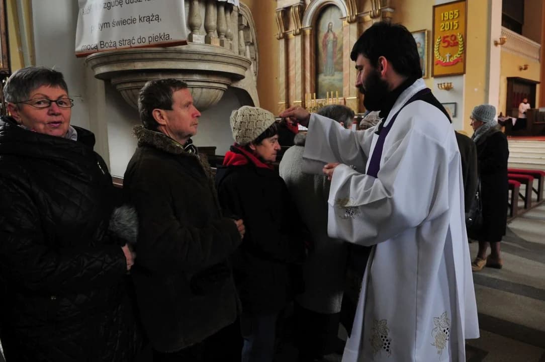 Środa Popielcowa z posypaniem głów popiołem — zdjęcie 4 z 54