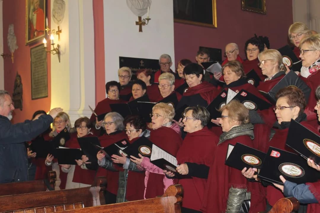 Chór "Barwickiego" świętował 133. rocznicę swojego powstania i imieniny patrona — zdjęcie 3 z 186