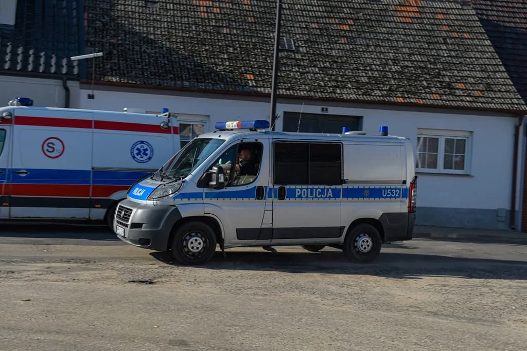Katastrofa samolotu, uzbrojeni przestępcy i działania antyterrorystów - duże ćwiczenia policji i służb ratowniczych [ZDJĘCIA I FILM]