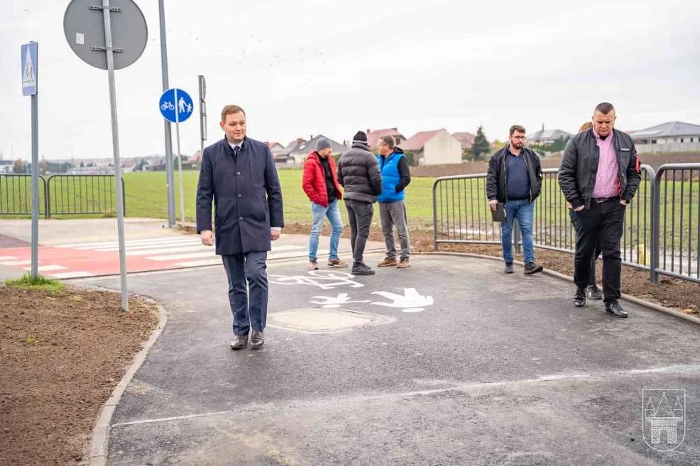 Kolejna ścieżka pieszo-rowerowa w Jarocinie już gotowa. A to nie koniec? [ZDJĘCIA, SONDA]