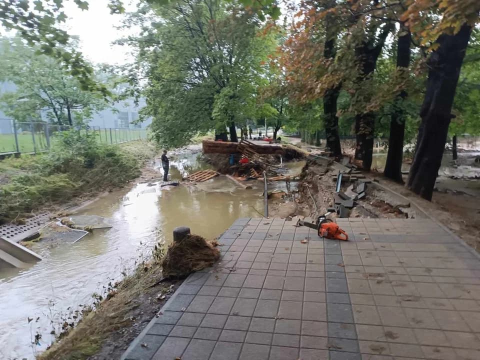 Jarocińscy strażacy walczą ze skutkami powodzi na południu Polski