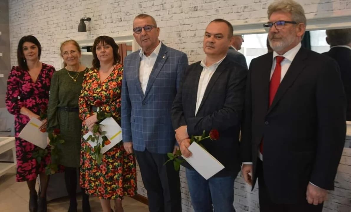 Burmistrz Jaraczewa nagrodził dyrektorów szkół i jedną nauczycielkę — zdjęcie 3 z 3