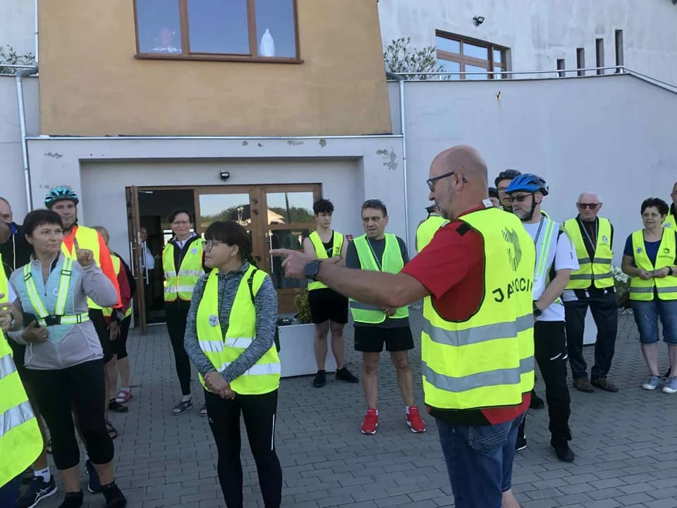 Pielgrzymka rowerowa z Jarocina wyruszyła na Jasną Górę. Zatrzymali się na mszy św. w Kaliszu [ZDJĘCIA] — zdjęcie 3 z 78