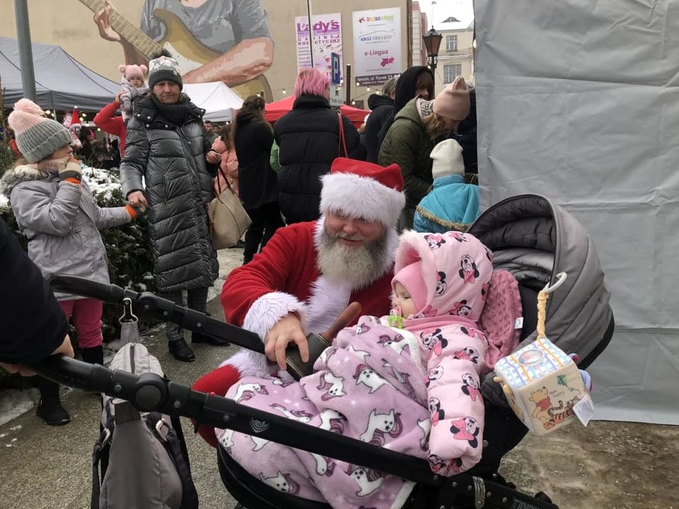 Jarmark Świąteczny na Gołębiej w Jarocinie. Już w niedzielę ze św. Mikołajem i zbiórką dla Piotrka [ZDJĘCIA]