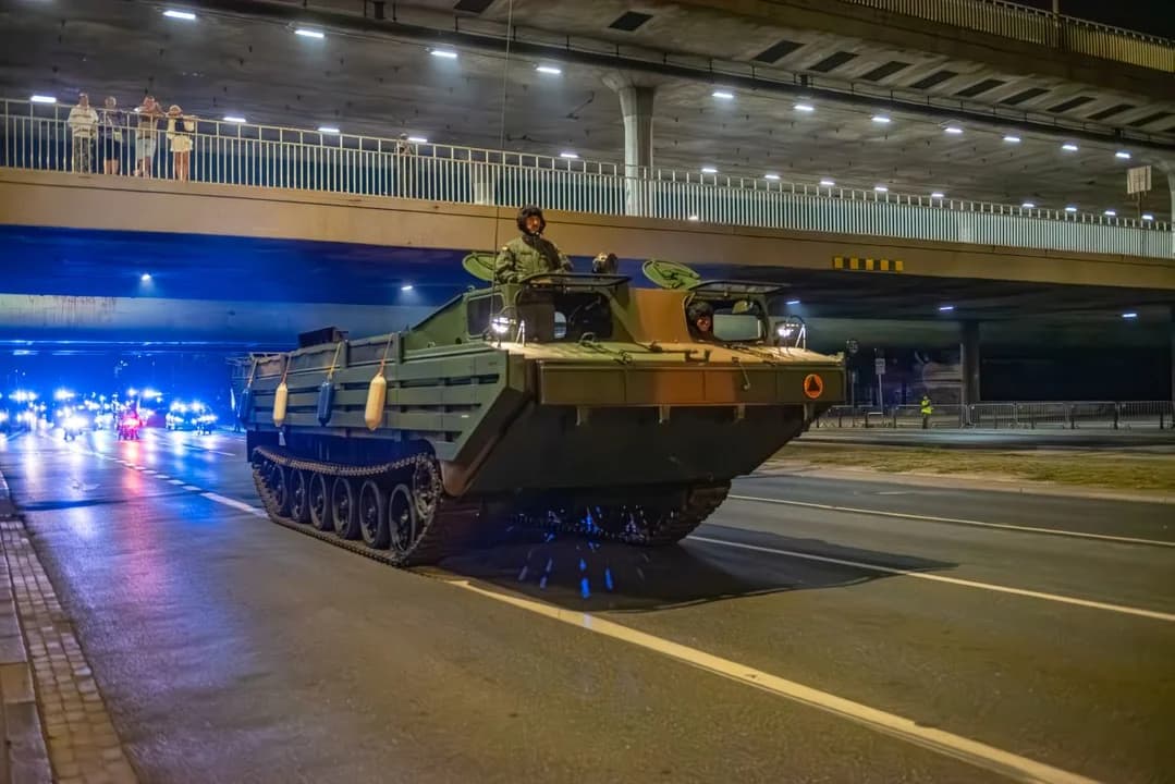 Pododdział z 16. Jarocińskiego Batalionu Remontu Lotnisk pojechał do Warszawy. Zobacz, po co [ZDJĘCIA] — zdjęcie 2 z 73