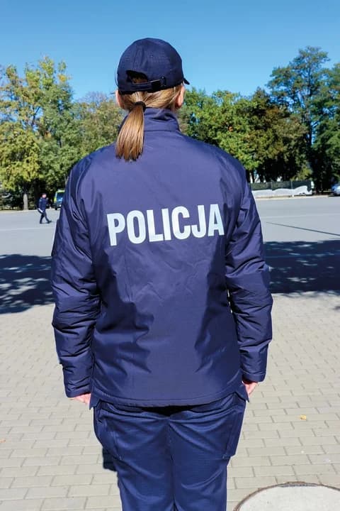 To koniec znanych kurtek i nakryć głowy w Policji. Wchodzą duże zmiany w mundurach [ZDJĘCIA] — zdjęcie 6 z 9