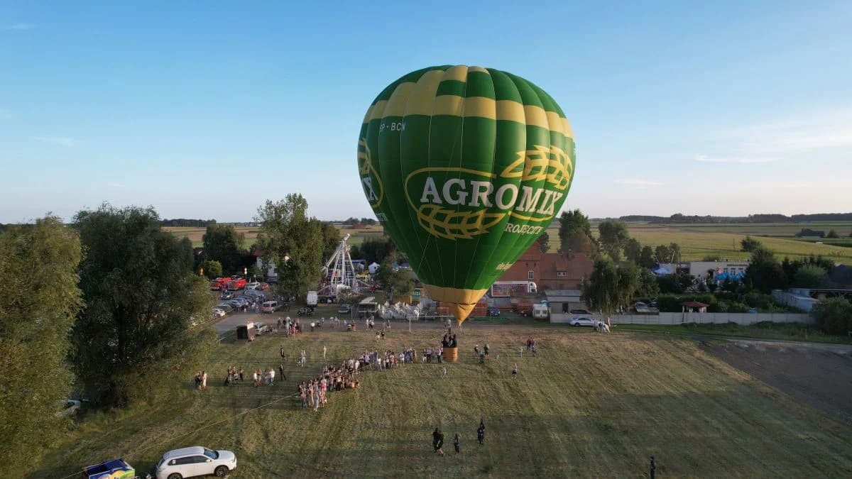 Jedną z atrackji dożynek była możliwość lotu balonem
